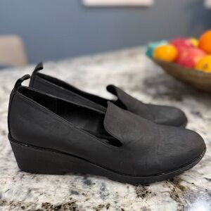 Me Too Loafers woman’s size 9